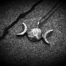 Load image into Gallery viewer, Triple moon necklace
